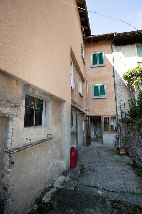 Grande casa a Magreglio in centro paese