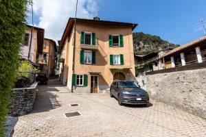 Grande casa a Magreglio in centro paese