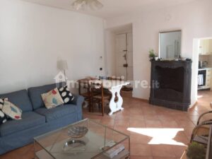Nesso, apartment with garden and lake view