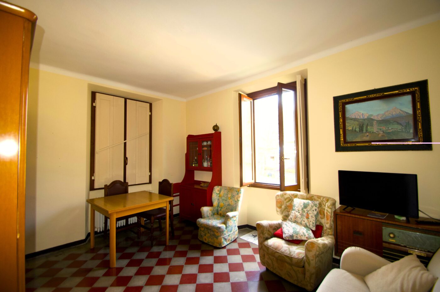 Palazzo con otto appartamenti a Magreglio
