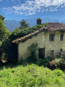 Oliveto Lario, Limonta hamlet – spacious rustic property with lake view
