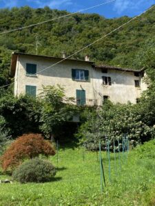 Oliveto Lario, Limonta hamlet – spacious rustic property with lake view