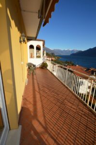 Limonta, apartment with terrace and magnificent lake view