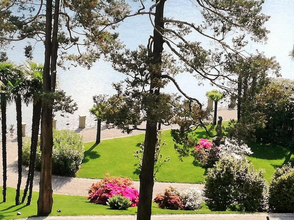 Elegant Lake-View Apartment in Villa Carla, Limonta