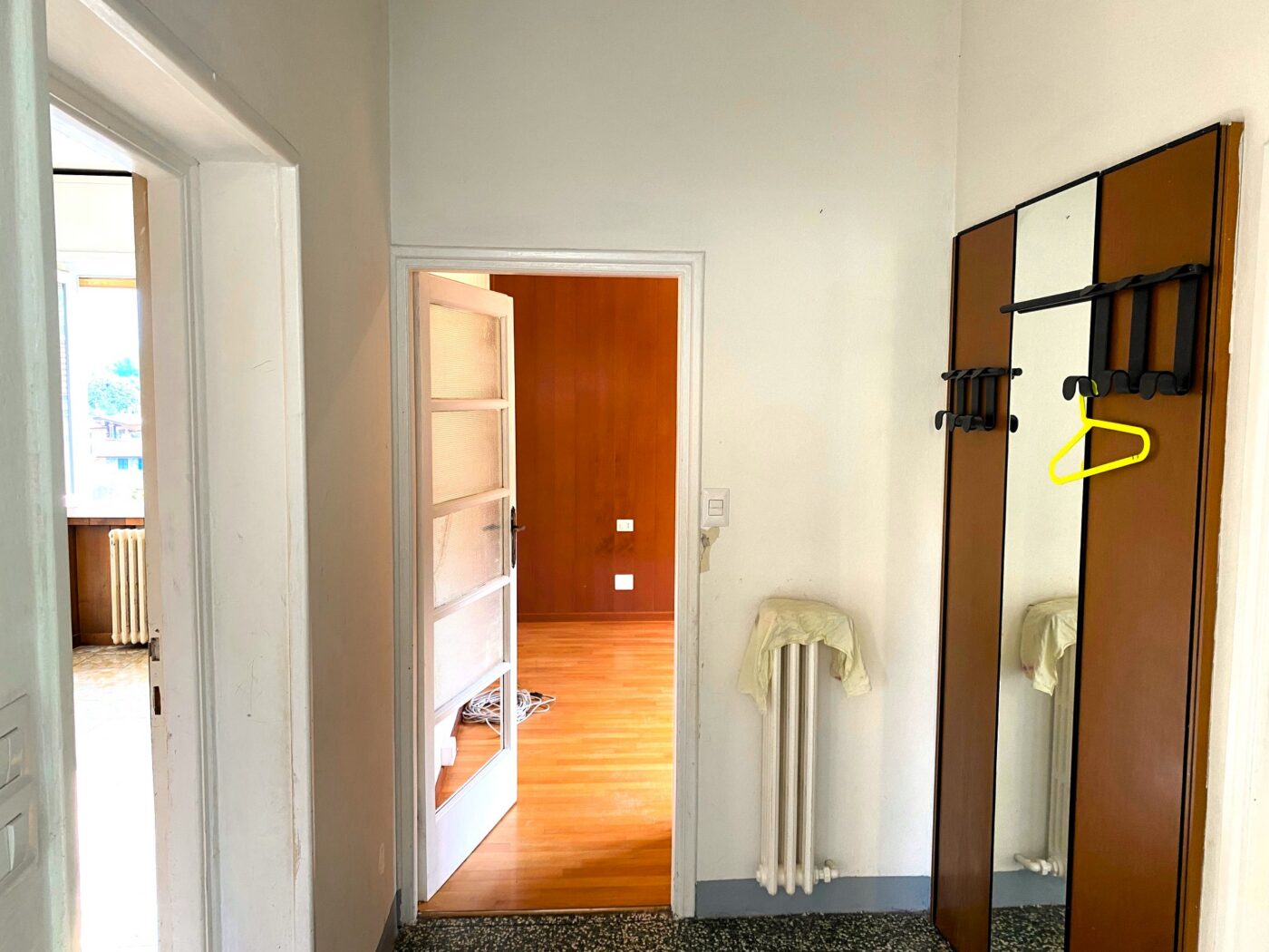 Bellagio, spacious apartment with private garden and two parking spaces