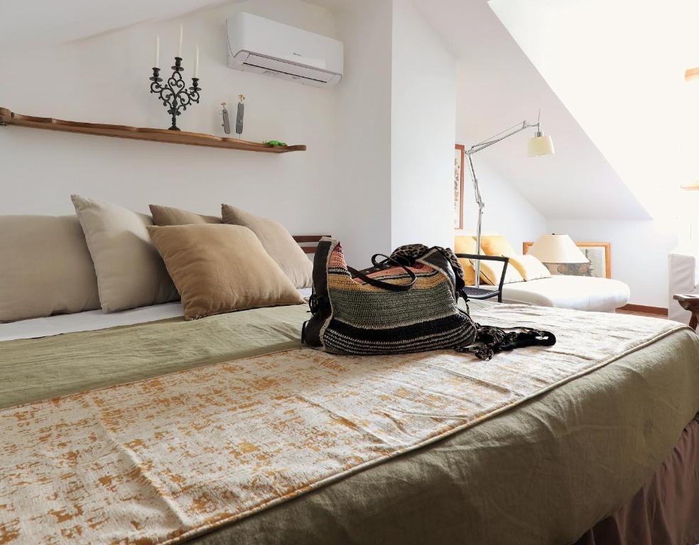 Elegant Lake-View Apartment in Villa Carla, Limonta