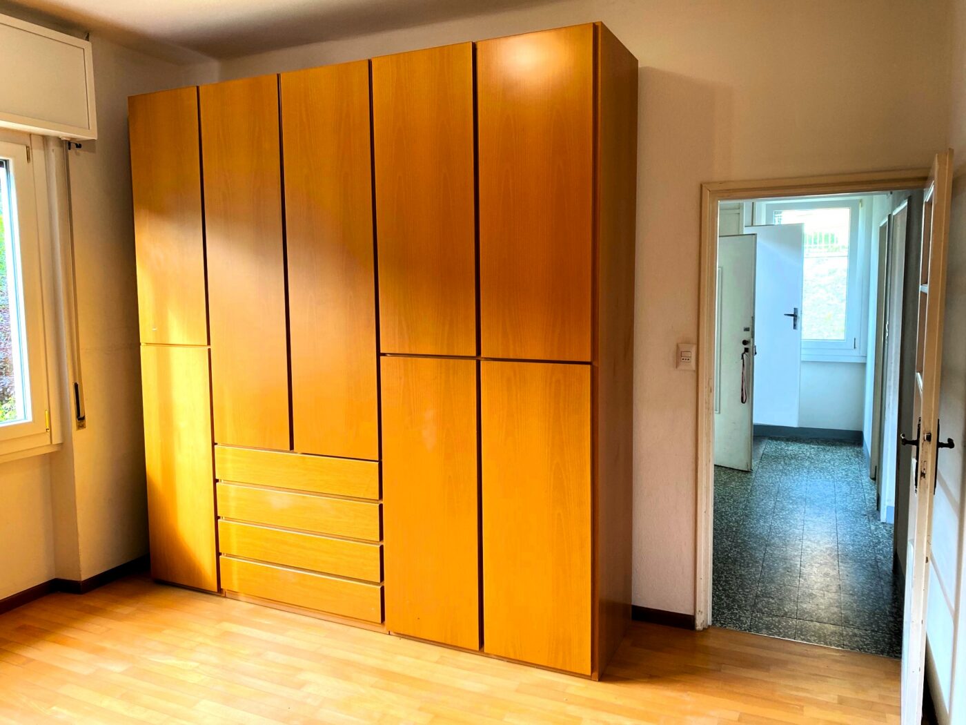 Bellagio, spacious apartment with private garden and two parking spaces