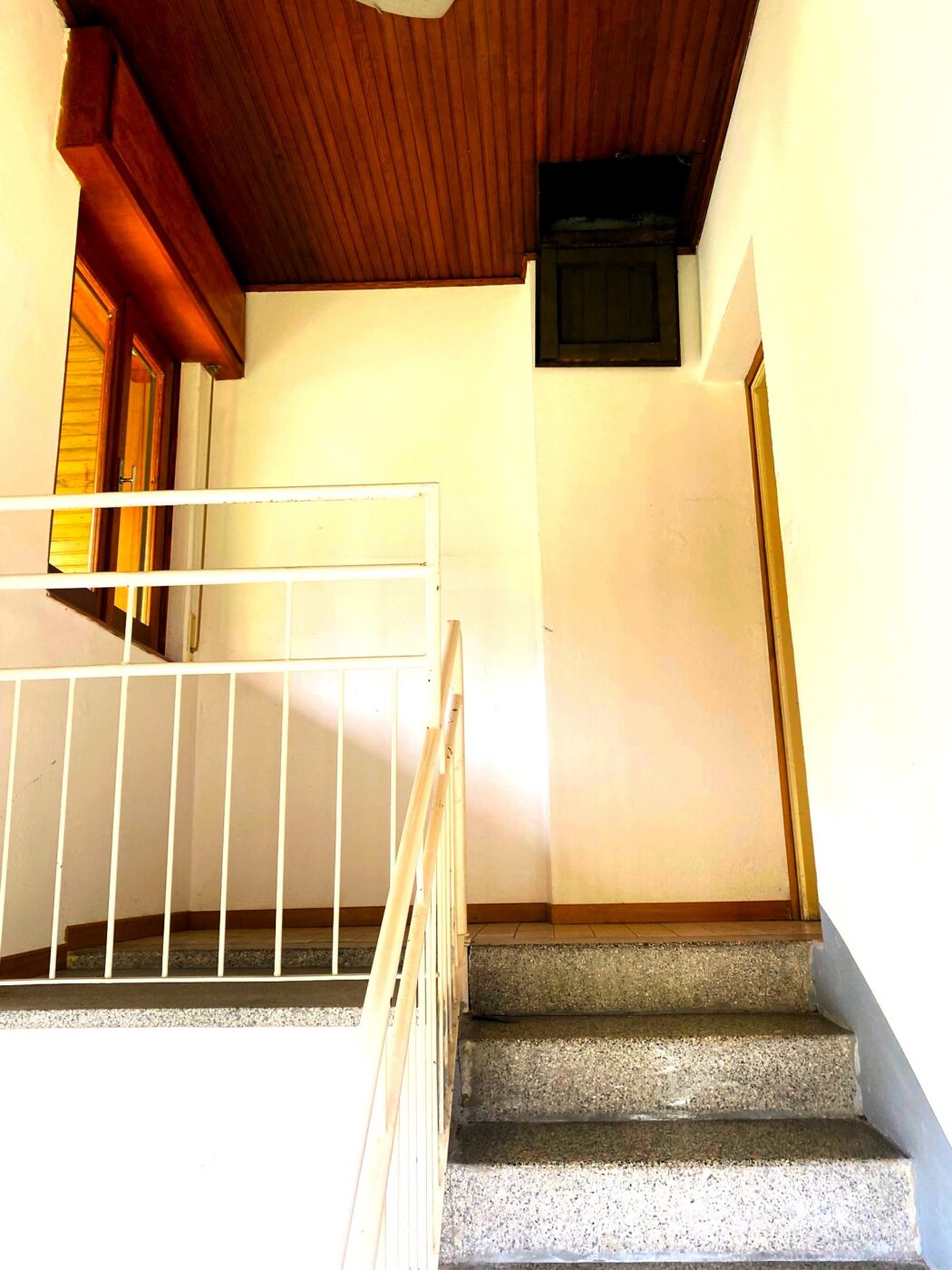 Bellagio, spacious apartment with private garden and two parking spaces