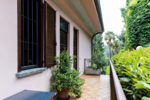 Elegant Lake-View Apartment in Villa Carla, Limonta