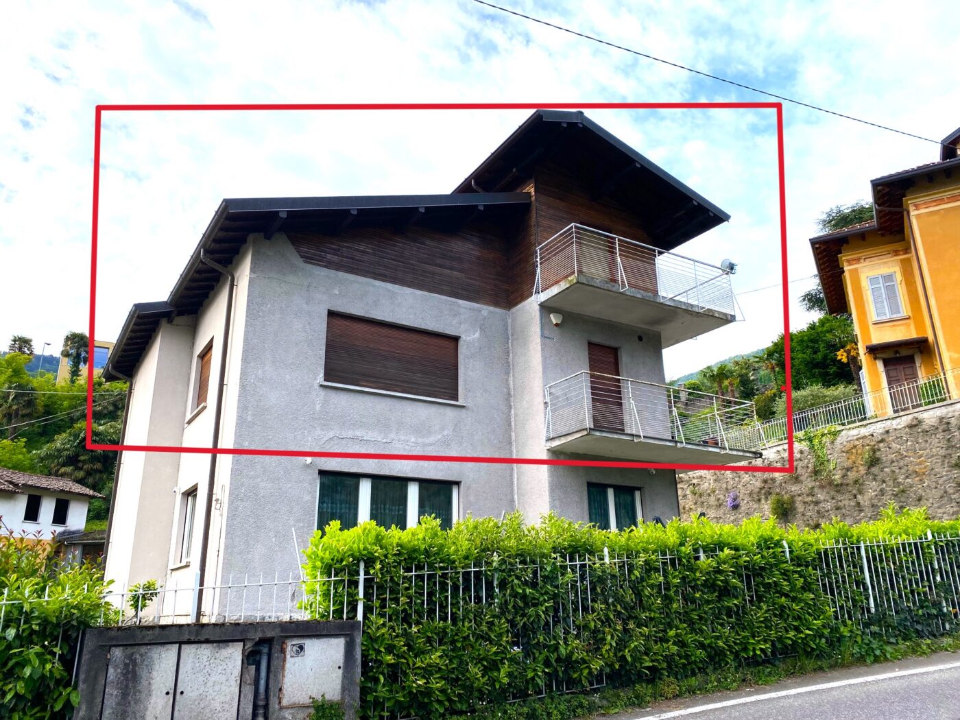Bellagio, spacious apartment with private garden and two parking spaces