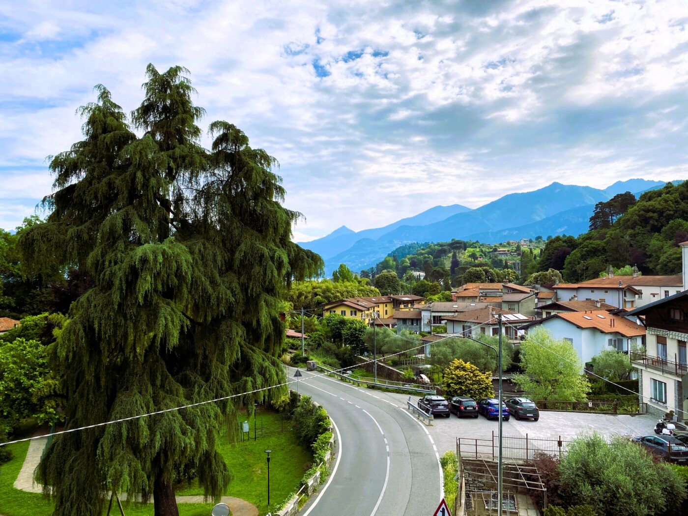 Bellagio, spacious apartment with private garden and two parking spaces