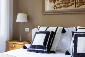 Elegant Lake-View Apartment in Villa Carla, Limonta
