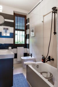 Elegant Lake-View Apartment in Villa Carla, Limonta